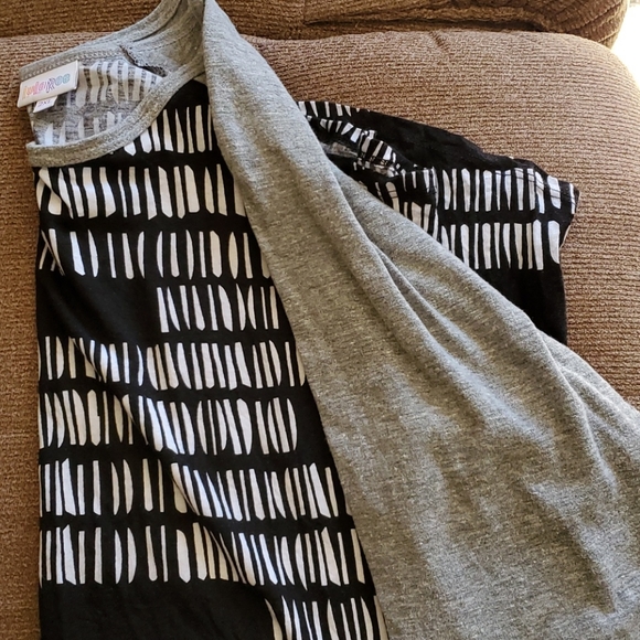 LuLaRoe Randy - Picture 1 of 3